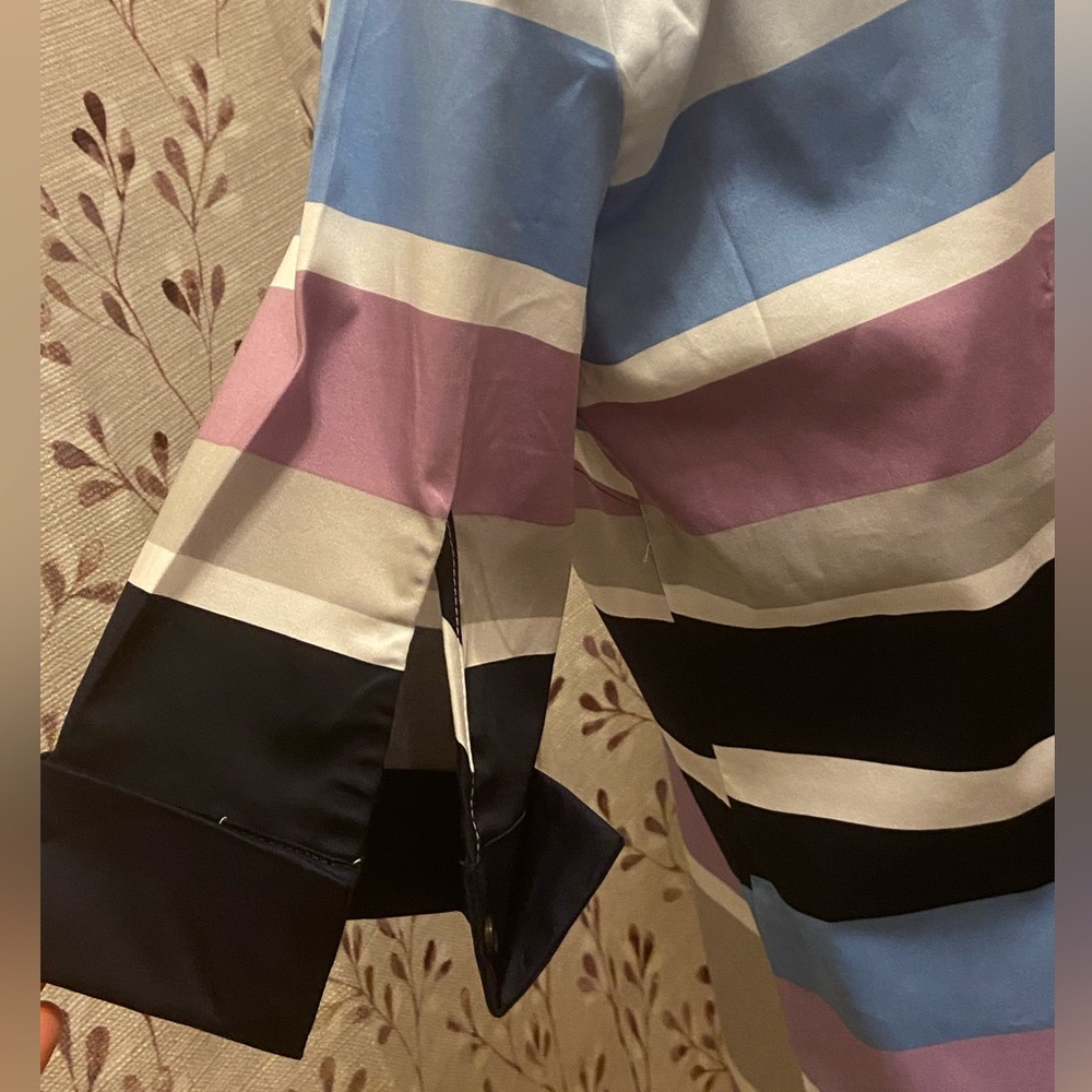 New York & Company - Women's V-Neck Button Down  Blouse (NWT) - Picture 4 of 7